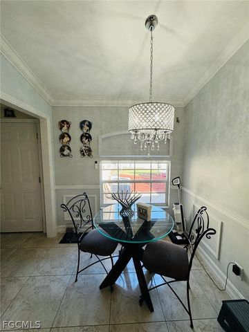 5313 Whitten DR 84, Naples, FL 34104