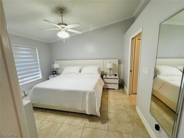 5313 Whitten DR 84, Naples, FL 34104