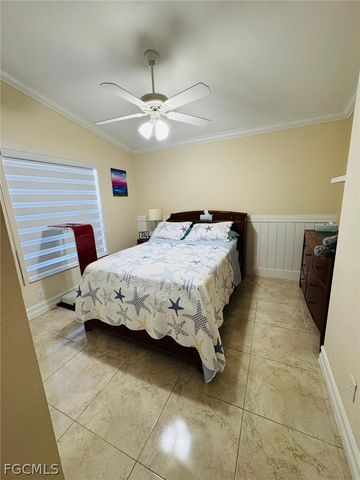 5313 Whitten DR 84, Naples, FL 34104