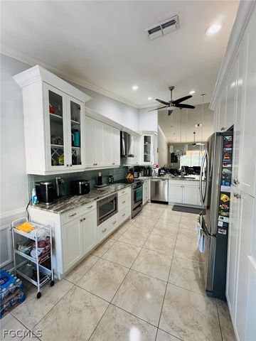 5313 Whitten DR 84, Naples, FL 34104