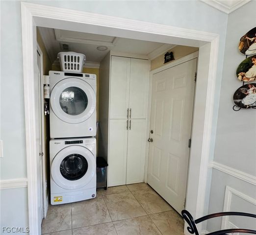 5313 Whitten DR 84, Naples, FL 34104