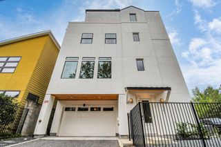 2303 Yupon Street, Houston, TX 77006