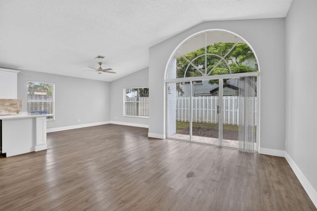 1371 SW 181ST Avenue, Pembroke Pines, FL 33029