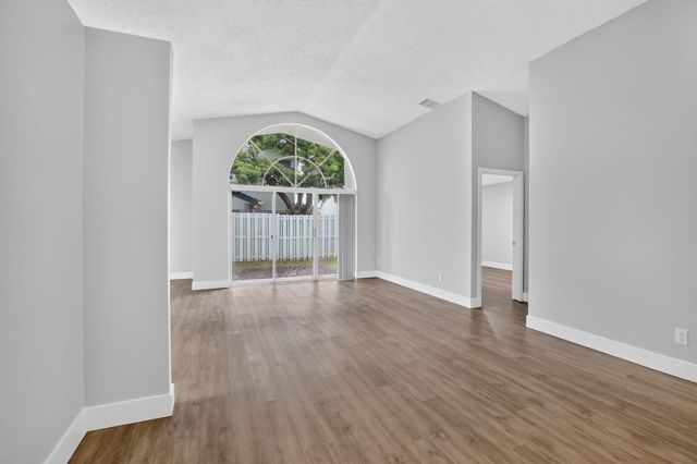 1371 SW 181ST Avenue, Pembroke Pines, FL 33029
