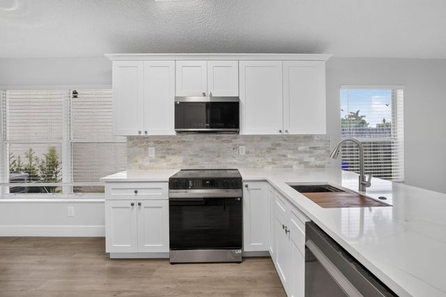 1371 SW 181ST Avenue, Pembroke Pines, FL 33029