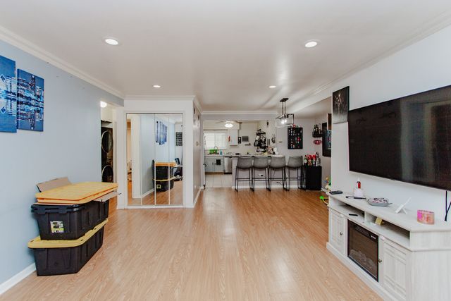 5151 N EAST RIVER Road 125A, Chicago, IL 60656