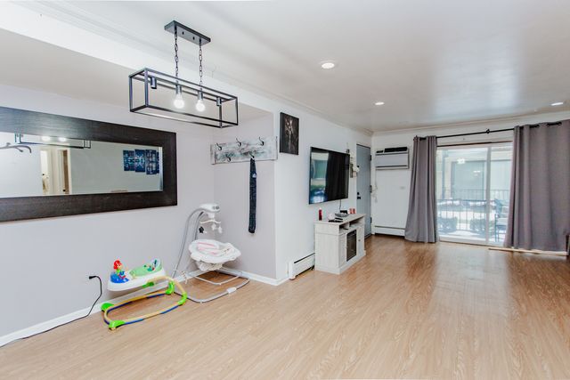 5151 N EAST RIVER Road 125A, Chicago, IL 60656