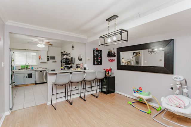 5151 N EAST RIVER Road 125A, Chicago, IL 60656