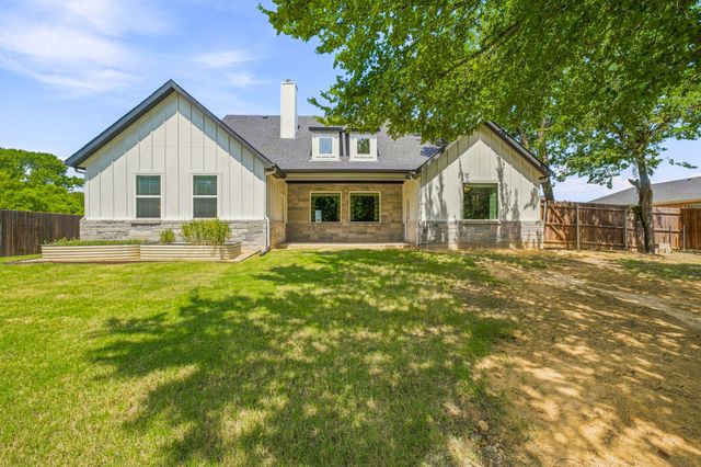 545 Mckittrick Court, Godley, TX 76044