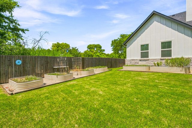 545 Mckittrick Court, Godley, TX 76044