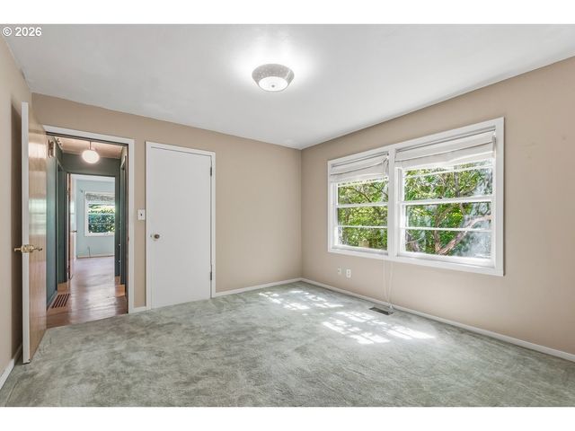 6434 Sw BRUGGER St, Portland, OR 97219