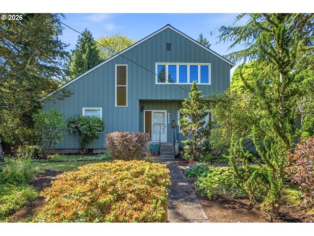 6434 Sw BRUGGER St, Portland, OR 97219