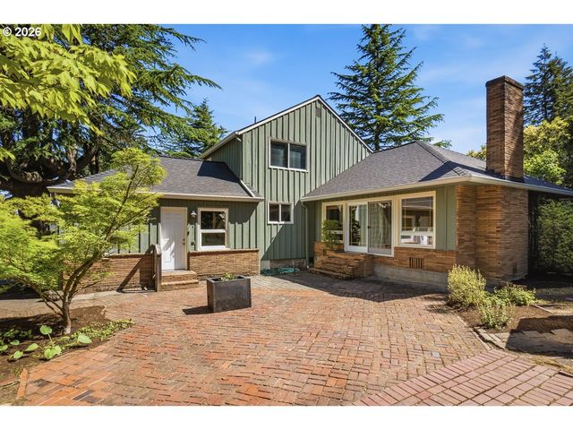 6434 Sw BRUGGER St, Portland, OR 97219