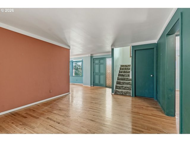 6434 Sw BRUGGER St, Portland, OR 97219