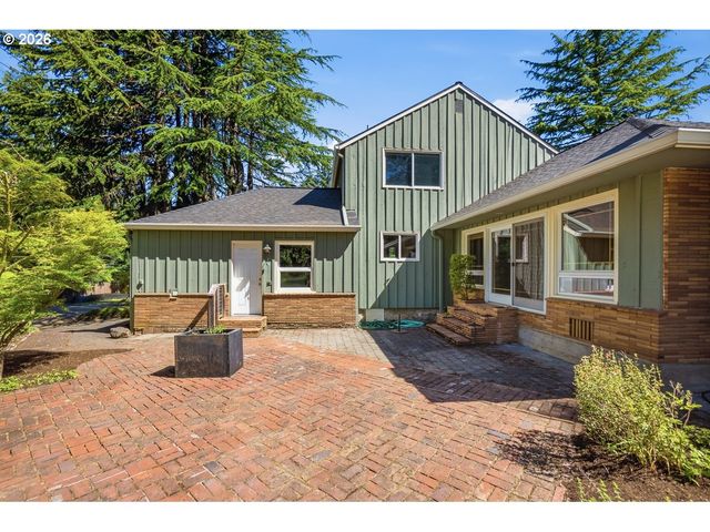 6434 Sw BRUGGER St, Portland, OR 97219