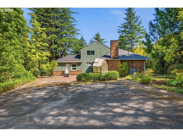 6434 Sw BRUGGER St, Portland, OR 97219