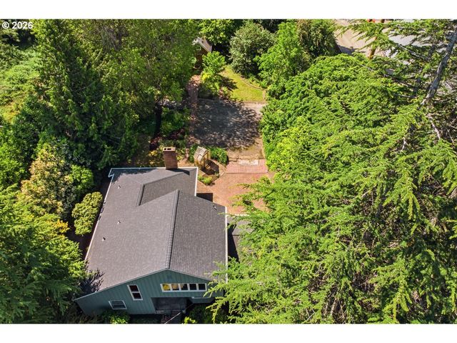 6434 Sw BRUGGER St, Portland, OR 97219
