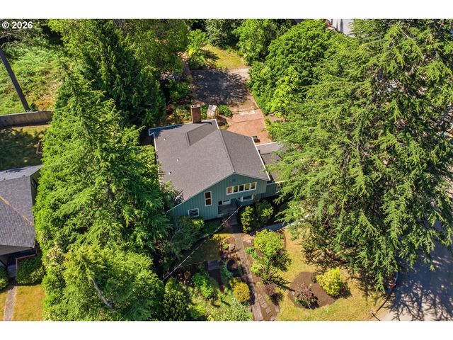 6434 Sw BRUGGER St, Portland, OR 97219