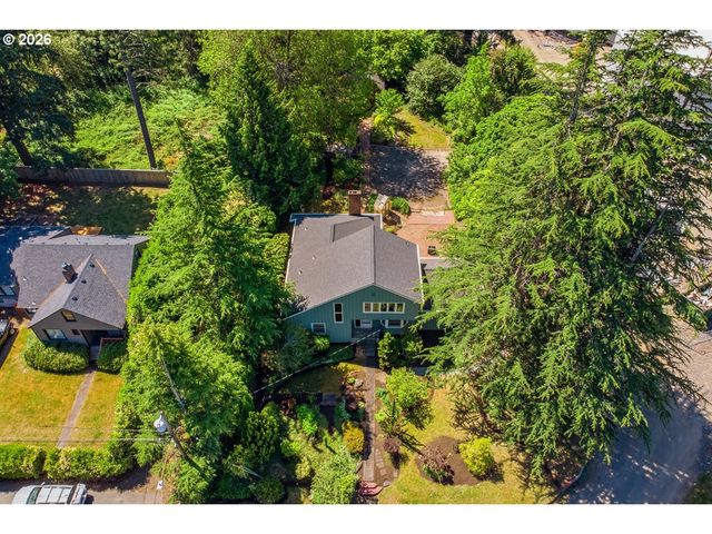 6434 Sw BRUGGER St, Portland, OR 97219