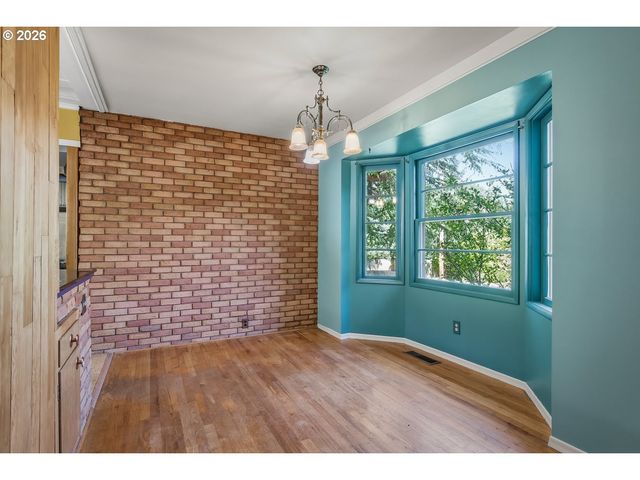 6434 Sw BRUGGER St, Portland, OR 97219