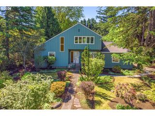 6434 Sw BRUGGER St, Portland, OR 97219