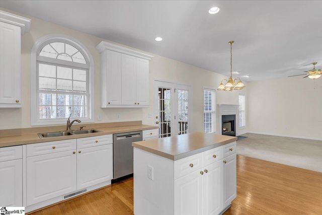 1105 Farming Creek Drive, Simpsonville, SC 29680