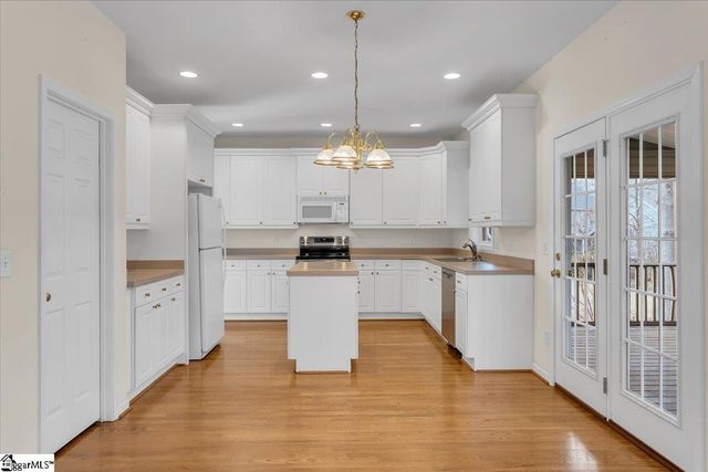 1105 Farming Creek Drive, Simpsonville, SC 29680