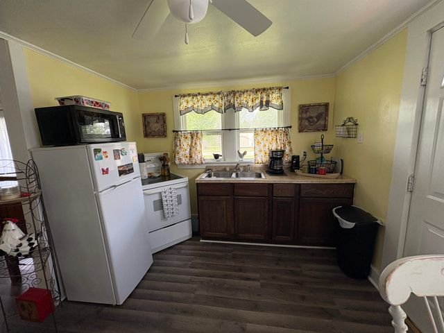 631 E Castleberry Street, Piggott, AR 72454