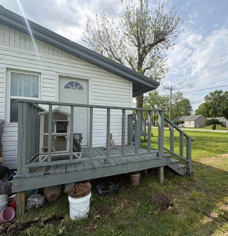 631 E Castleberry Street, Piggott, AR 72454
