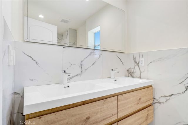 10025 Topanga Canyon 109, Chatsworth, CA 91311