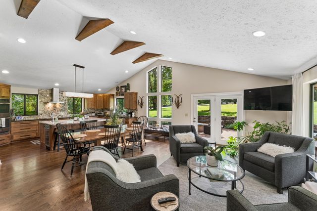 4550 E Bannister Road, Springfield, MO 65809