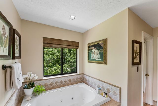 4550 E Bannister Road, Springfield, MO 65809