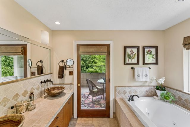 4550 E Bannister Road, Springfield, MO 65809