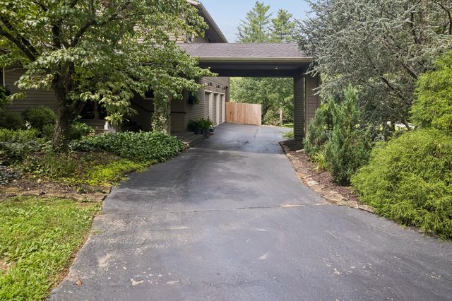 4550 E Bannister Road, Springfield, MO 65809