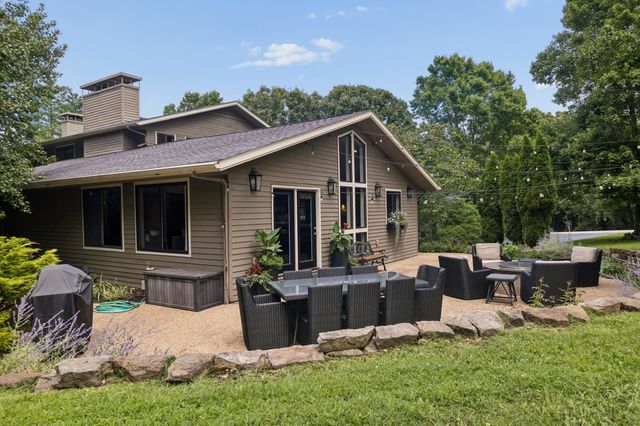 4550 E Bannister Road, Springfield, MO 65809