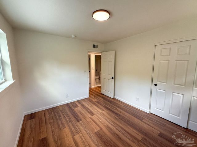 5230 Springhill Dr, Pensacola, FL 32503