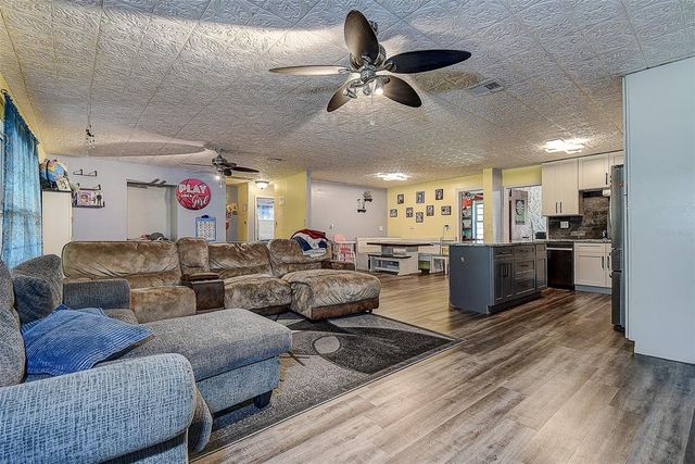 15204 WESTMINISTER AVENUE, Clearwater, FL 33760
