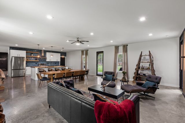 7909 Bill Moss Rd, White House, TN 37188