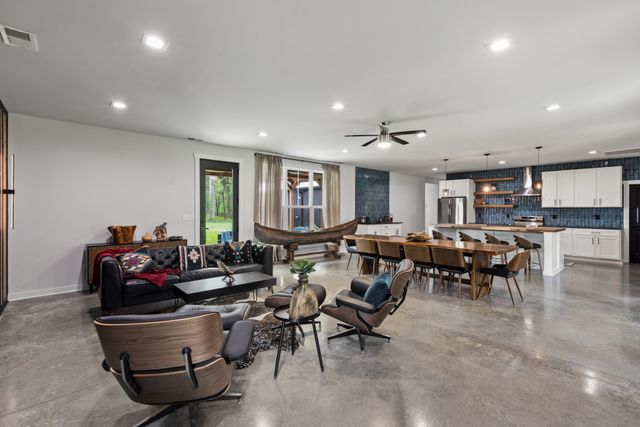 7909 Bill Moss Rd, White House, TN 37188