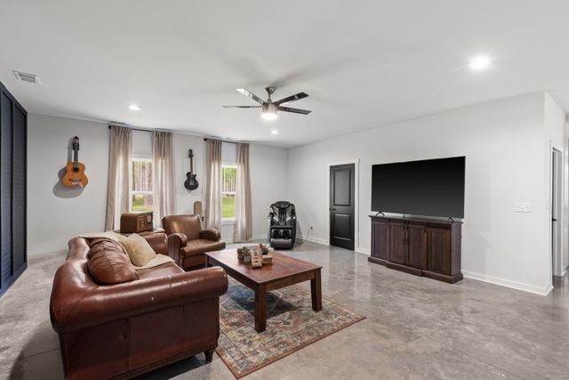 7909 Bill Moss Rd, White House, TN 37188