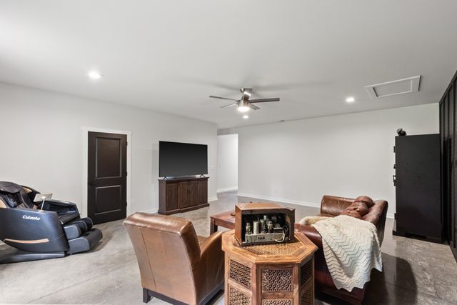 7909 Bill Moss Rd, White House, TN 37188