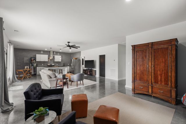 7909 Bill Moss Rd, White House, TN 37188