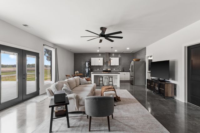 7909 Bill Moss Rd, White House, TN 37188