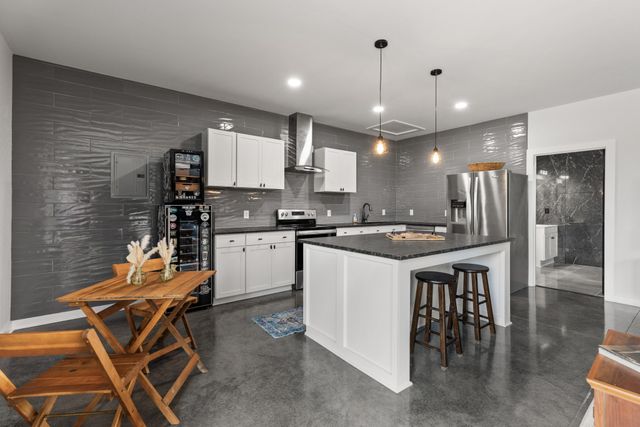 7909 Bill Moss Rd, White House, TN 37188