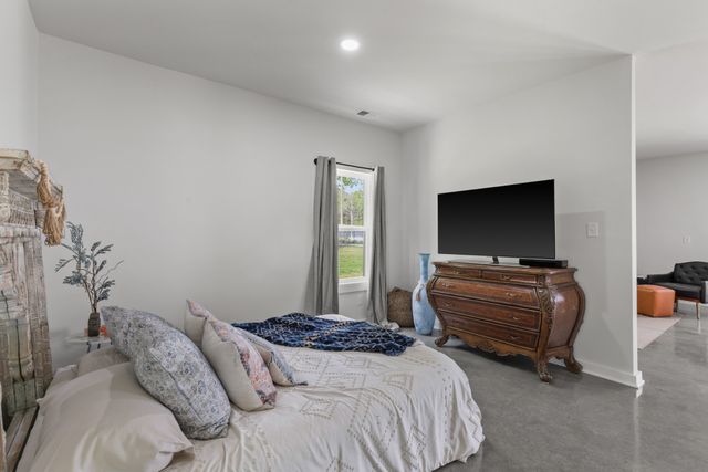 7909 Bill Moss Rd, White House, TN 37188