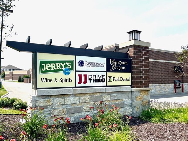 5150 Stable View Drive, Woodbury, MN 55129