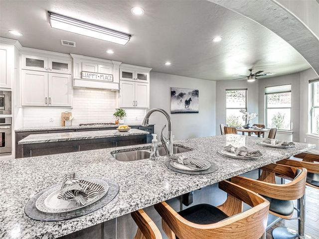 1065 Villas Creek Drive, Edmond, OK 73003