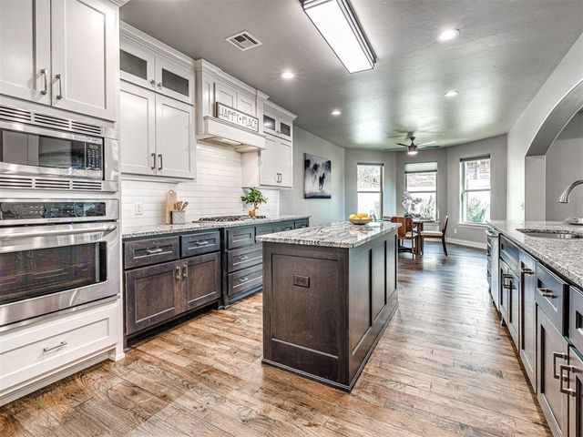 1065 Villas Creek Drive, Edmond, OK 73003