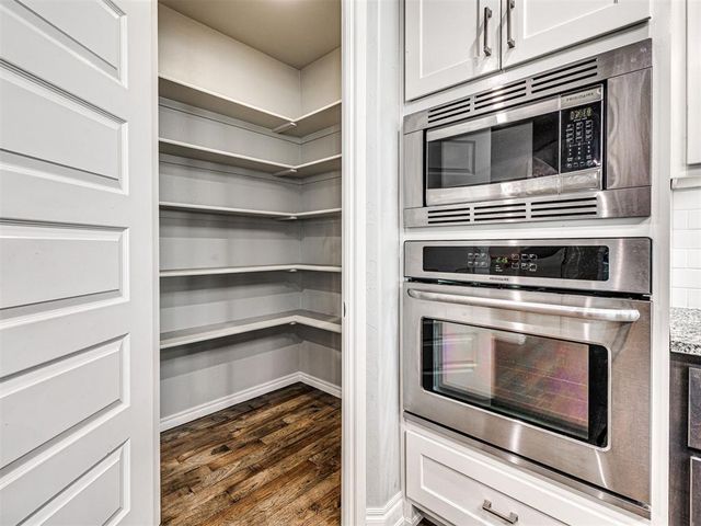 1065 Villas Creek Drive, Edmond, OK 73003