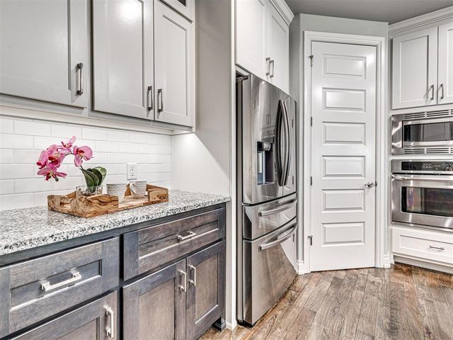 1065 Villas Creek Drive, Edmond, OK 73003